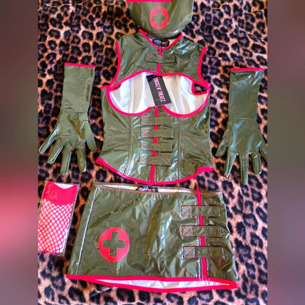 Post Apocalyptic Army Nurse x Dollskill